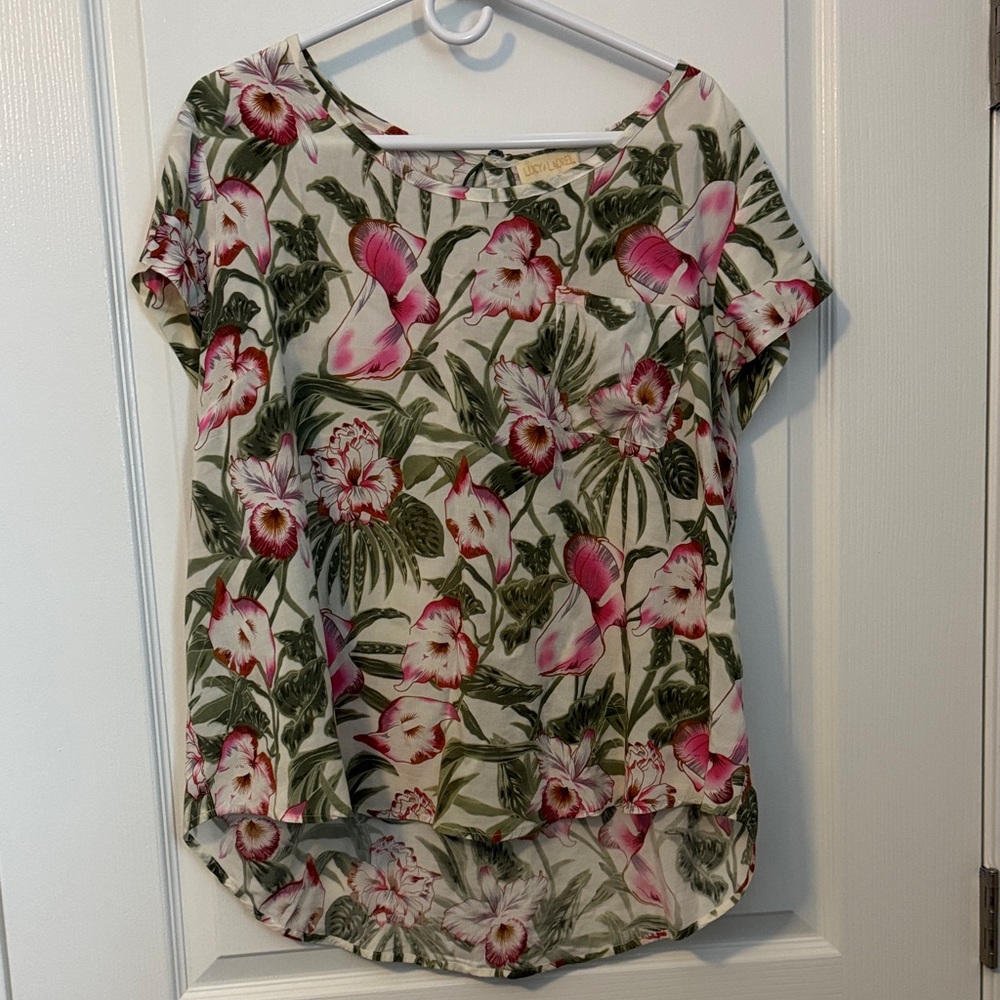 Lucy & Laurel Pink and Green Floral Short Sleeve Top